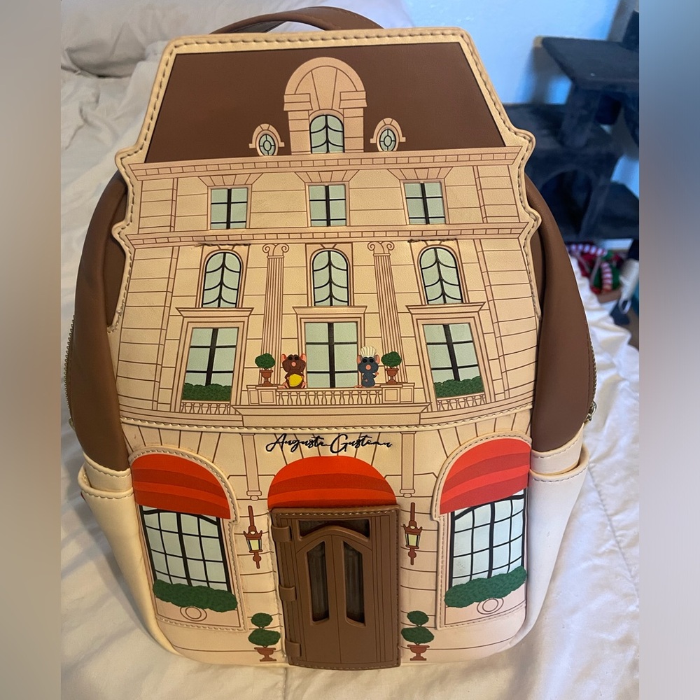Gusteu restaurant Paris bag (funko not included)